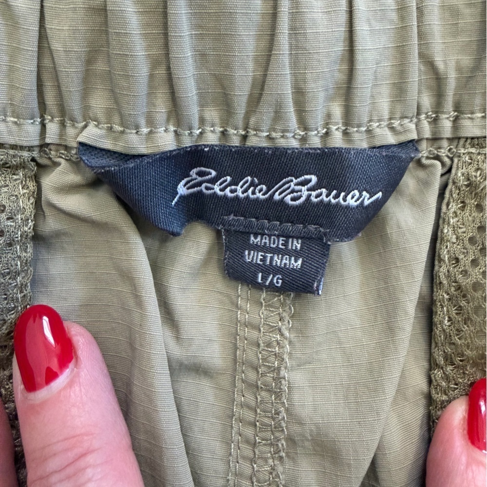Eddie Bauer Khaki Utility Shorts Size Large - Picture 2 of 10